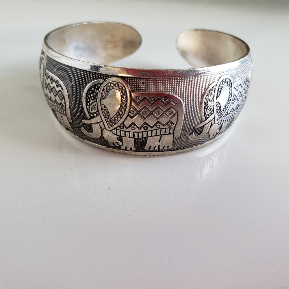 Elephant bracelet